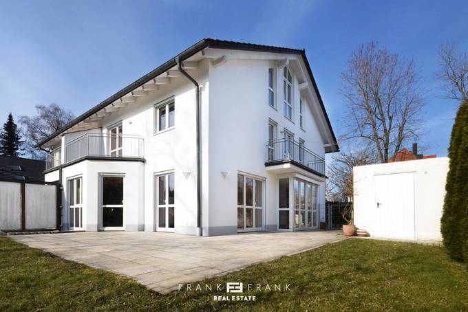Aussenansicht mit Terrasse