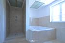 Dusche und Whirlpool